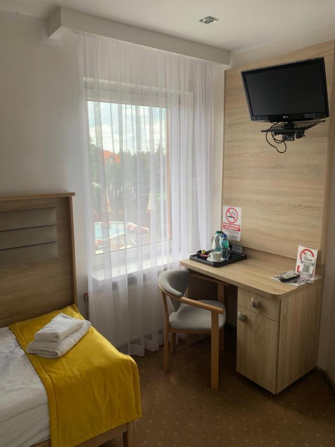 Hotel Diament Rawicz Exterior foto