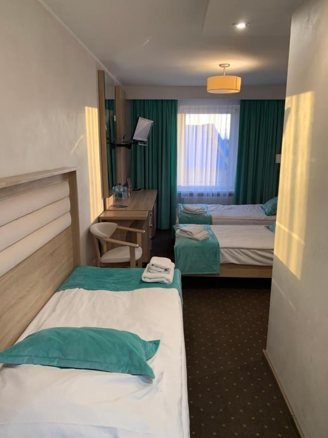 Hotel Diament Rawicz Exterior foto